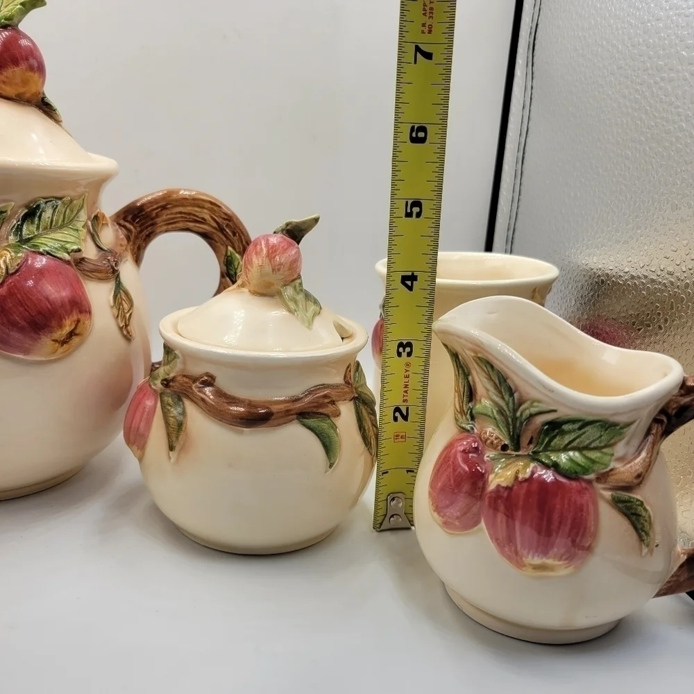 Takahashi San Francisco Hand Painted Apple Ceramic 5 Piece Tea set w/2 Lids